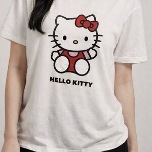 Hello Kitty Oversized Graphic T-Shirt | White Tee | Small
